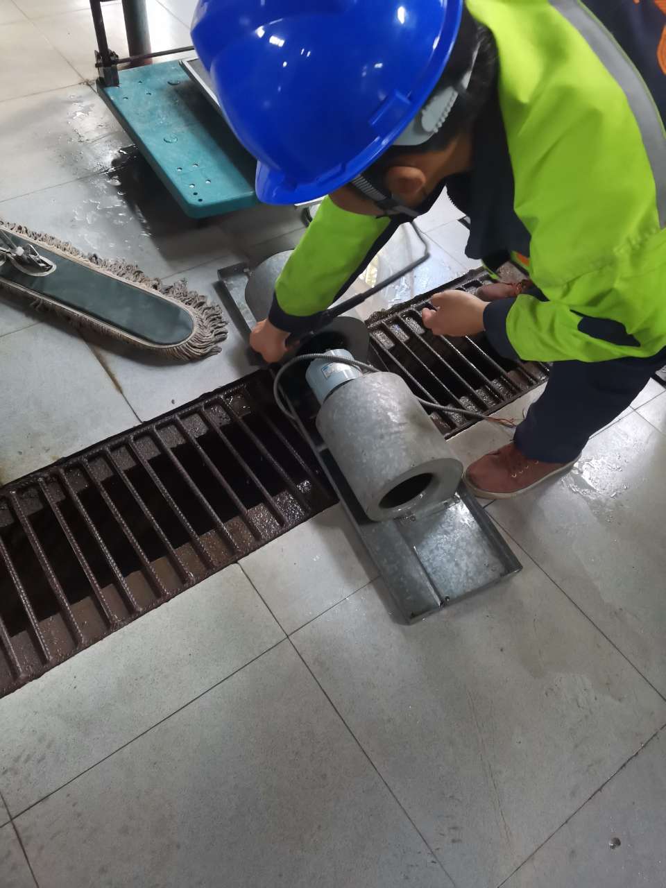 寫字樓中央空調維修聯系方式