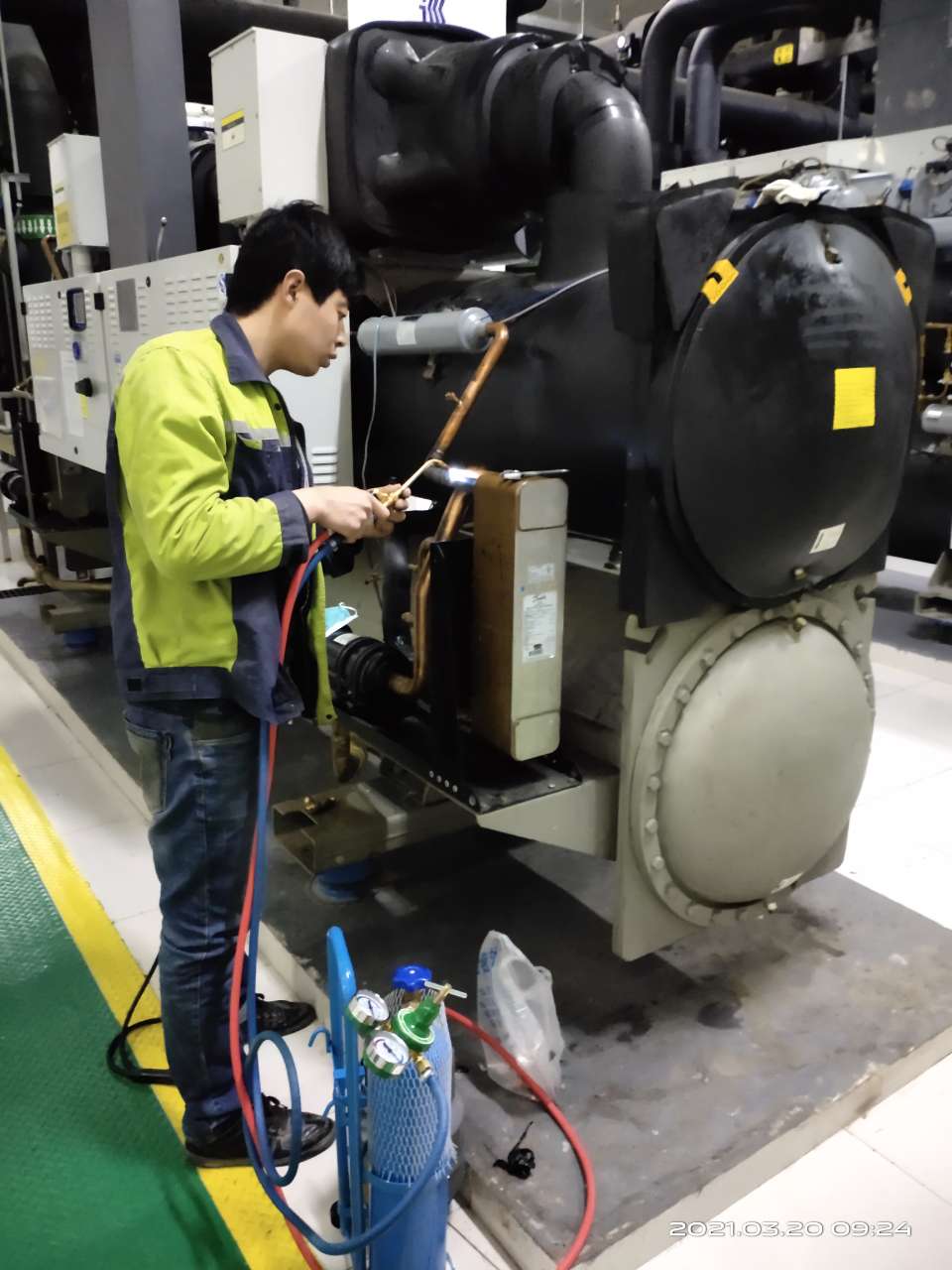 大型中央空調保養